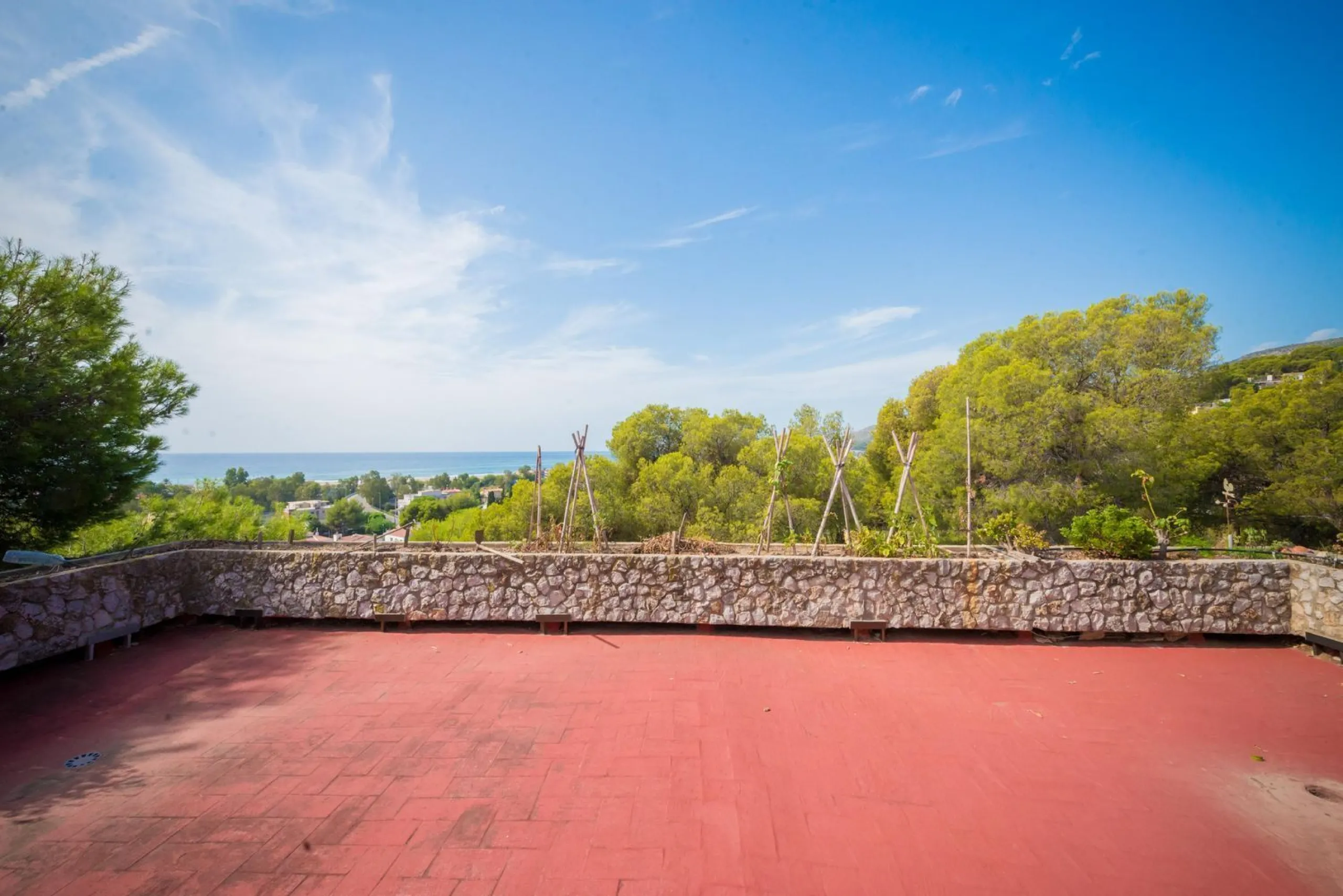 Villa exclusiva y con vistas al mar en Bellamar, Castelldefels