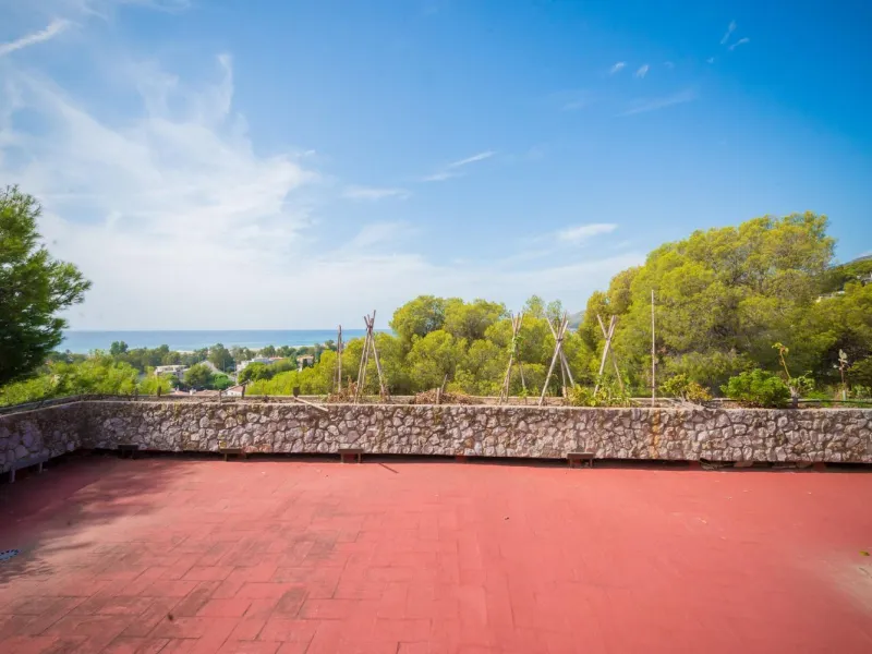 Villa exclusiva y con vistas al mar en Bellamar, Castelldefels
