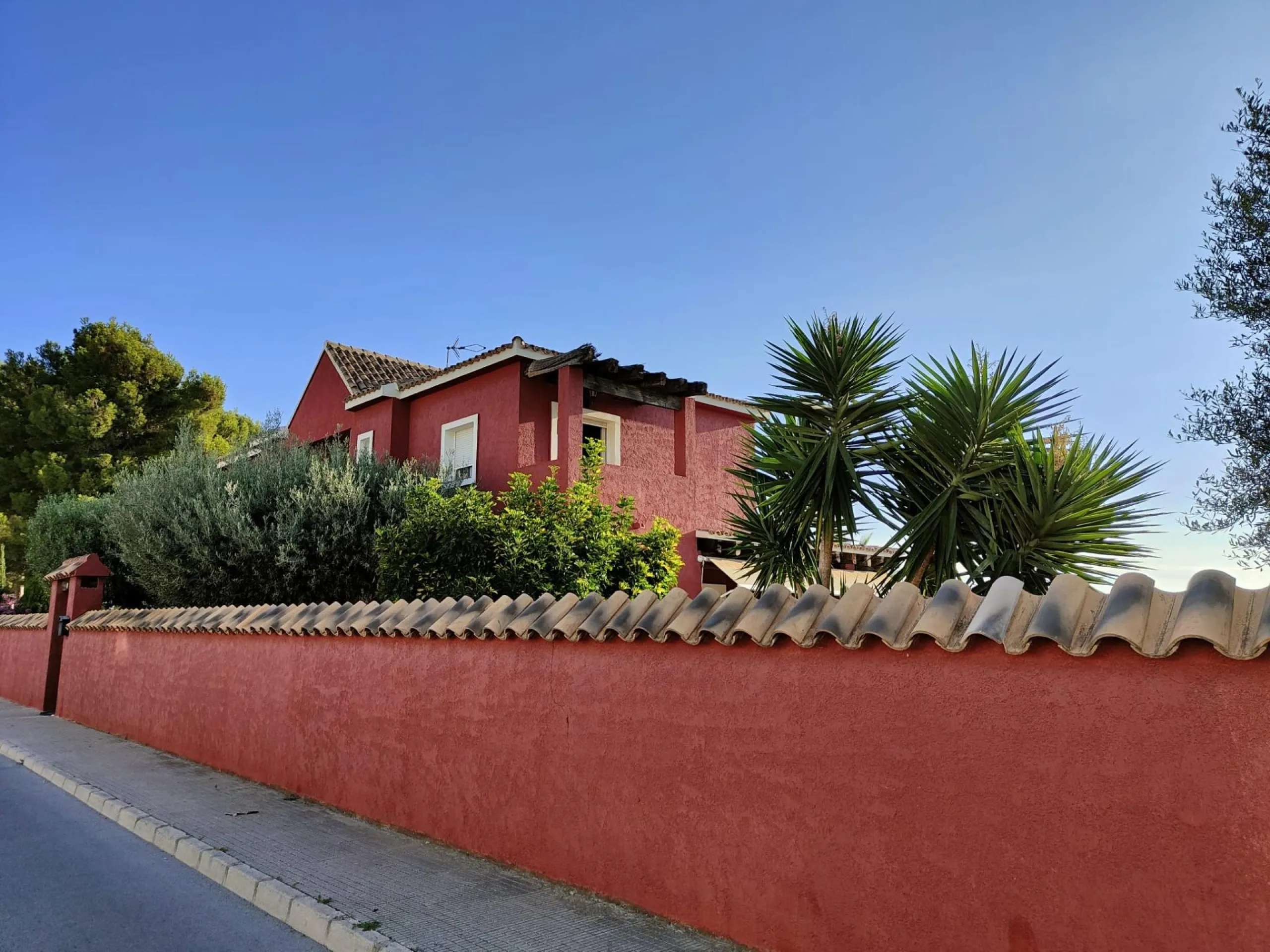 DETACHED VILLA, SPACIOUS WITH PRIVACY IN A NATURAL ENVIRONMENT IN LA NUCIA