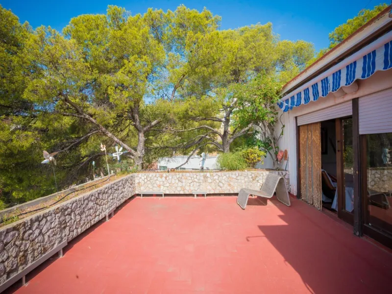 Villa exclusiva y con vistas al mar en Bellamar, Castelldefels