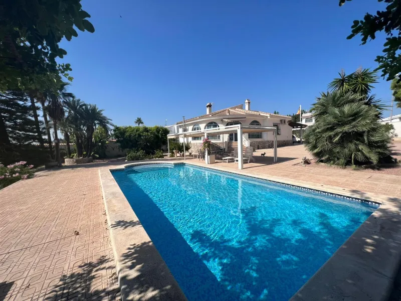Espectacular Villa en Ciudad Quesada zona Rojales con piscina propia y vistas despejadas