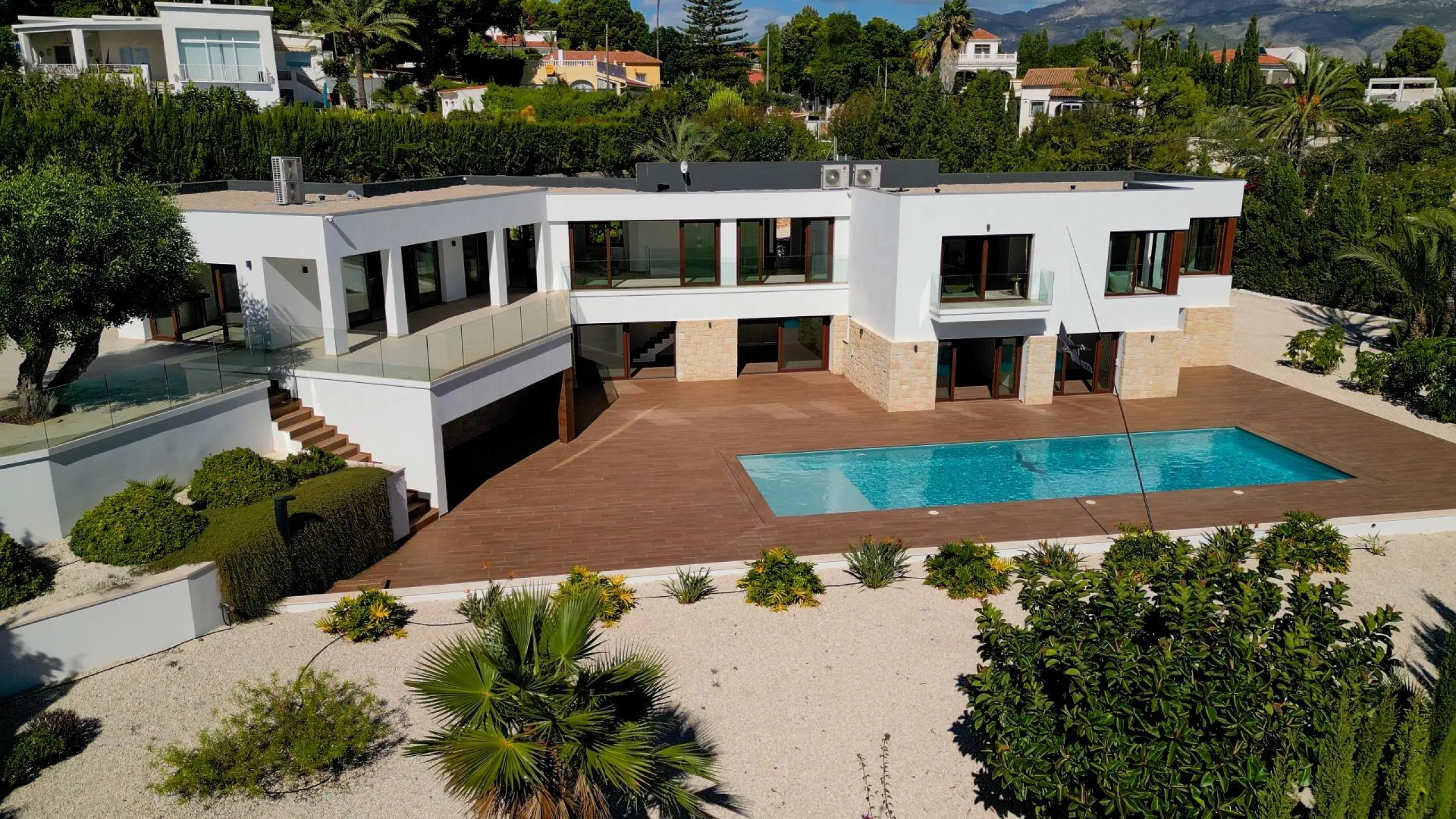 "Stunning Villa with scenic views to the sea and valle in Altea"