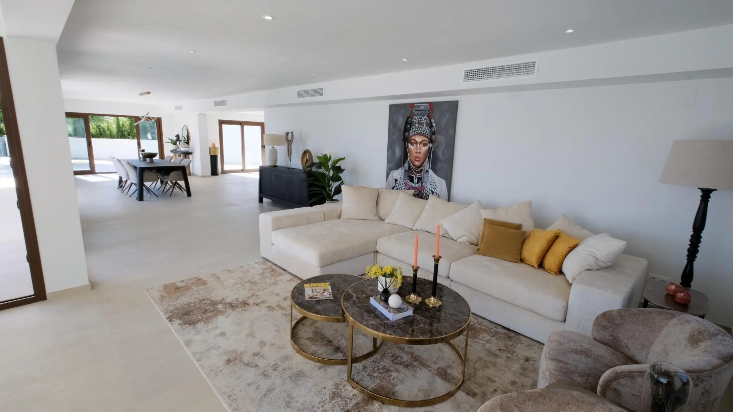 "Stunning Villa with scenic views to the sea and valle in Altea"
