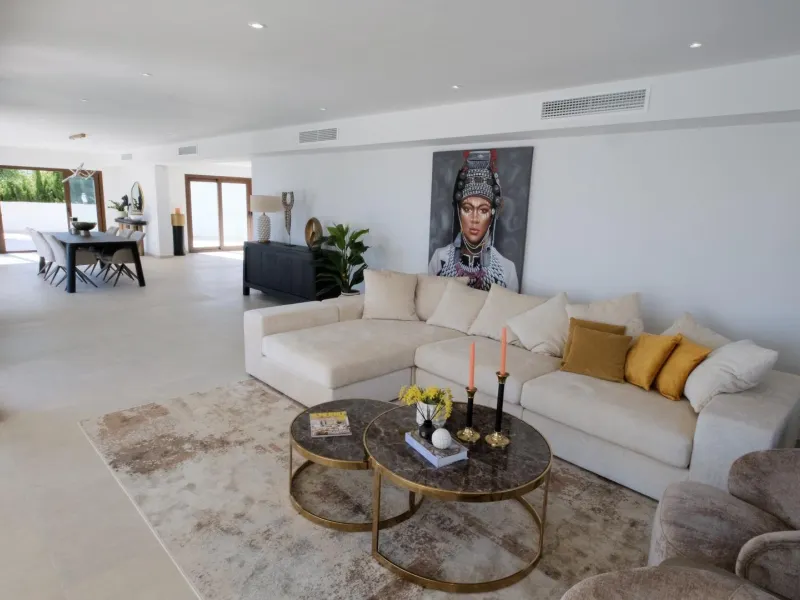 "Stunning Villa with scenic views to the sea and valle in Altea"