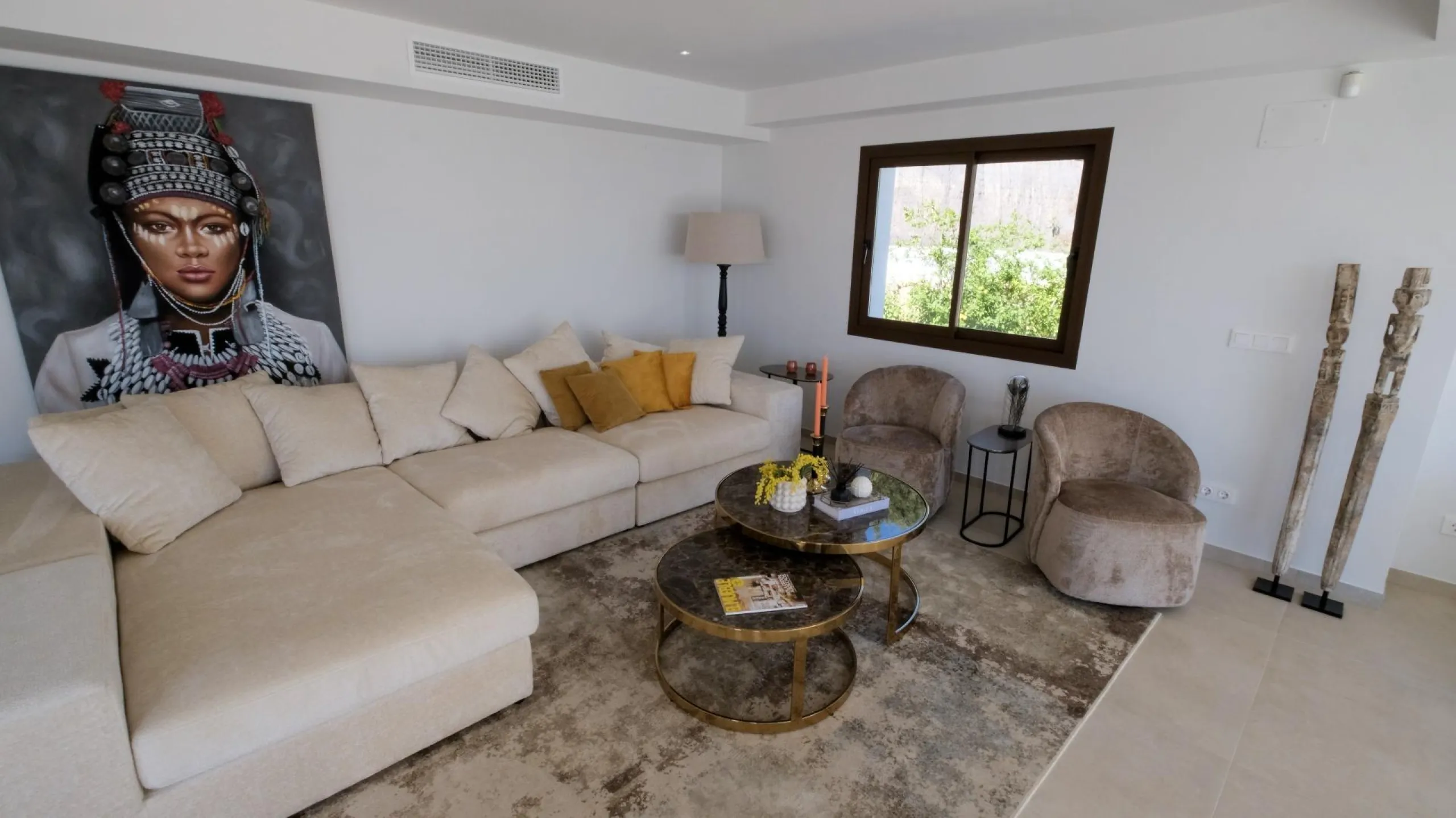 "Stunning Villa with scenic views to the sea and valle in Altea"