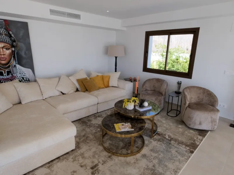 "Stunning Villa with scenic views to the sea and valle in Altea"