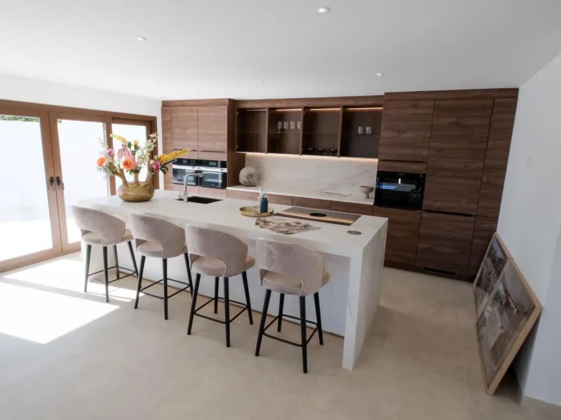 "Stunning Villa with scenic views to the sea and valle in Altea"