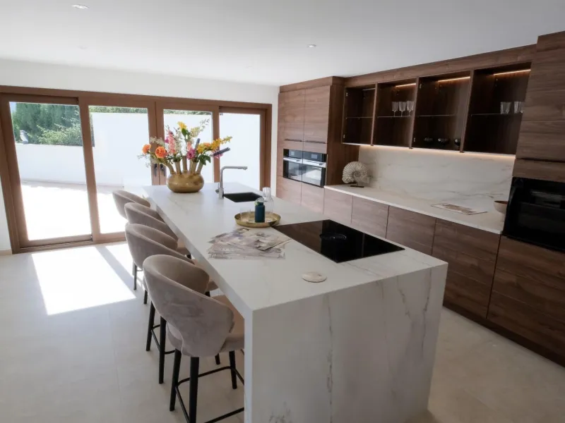 "Stunning Villa with scenic views to the sea and valle in Altea"