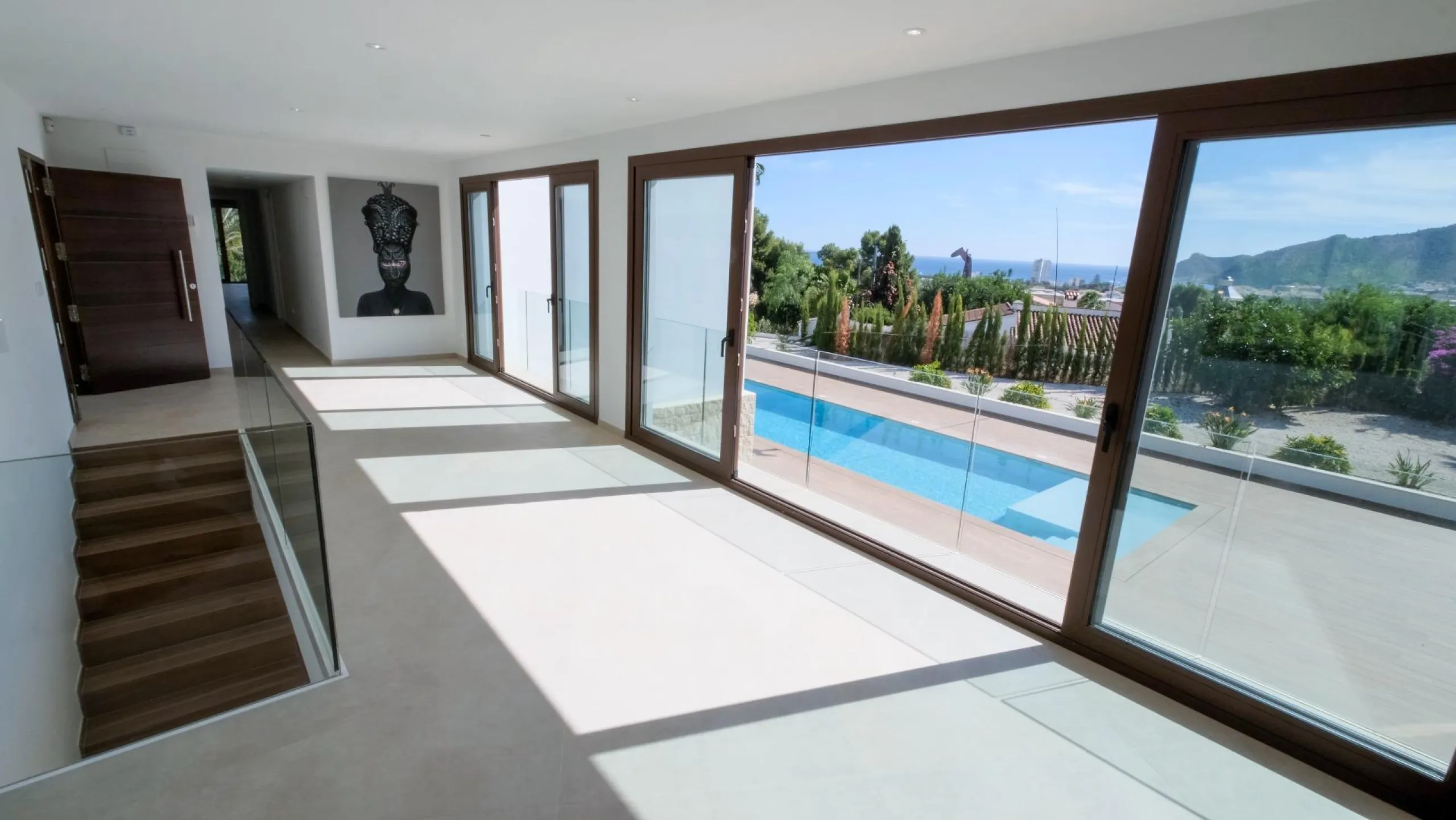 "Stunning Villa with scenic views to the sea and valle in Altea"