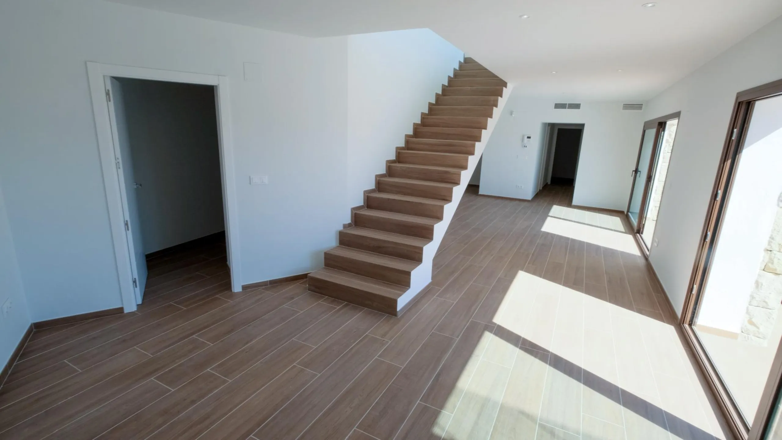 "Stunning Villa with scenic views to the sea and valle in Altea"