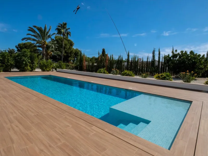 "Stunning Villa with scenic views to the sea and valle in Altea"