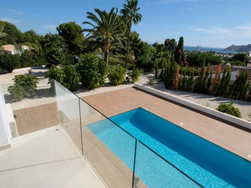 "Stunning Villa with scenic views to the sea and valle in Altea"