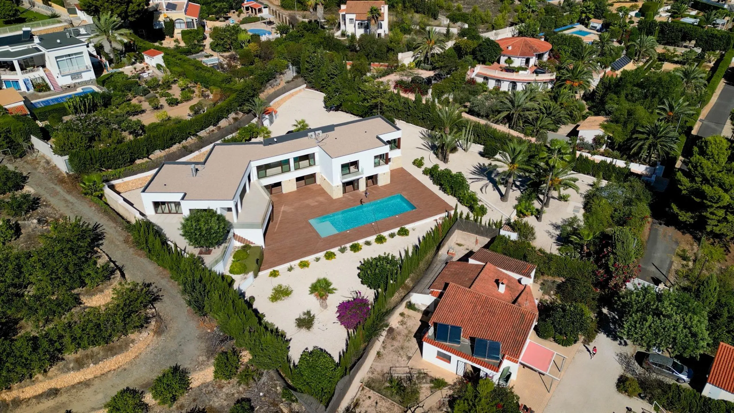 "Stunning Villa with scenic views to the sea and valle in Altea"