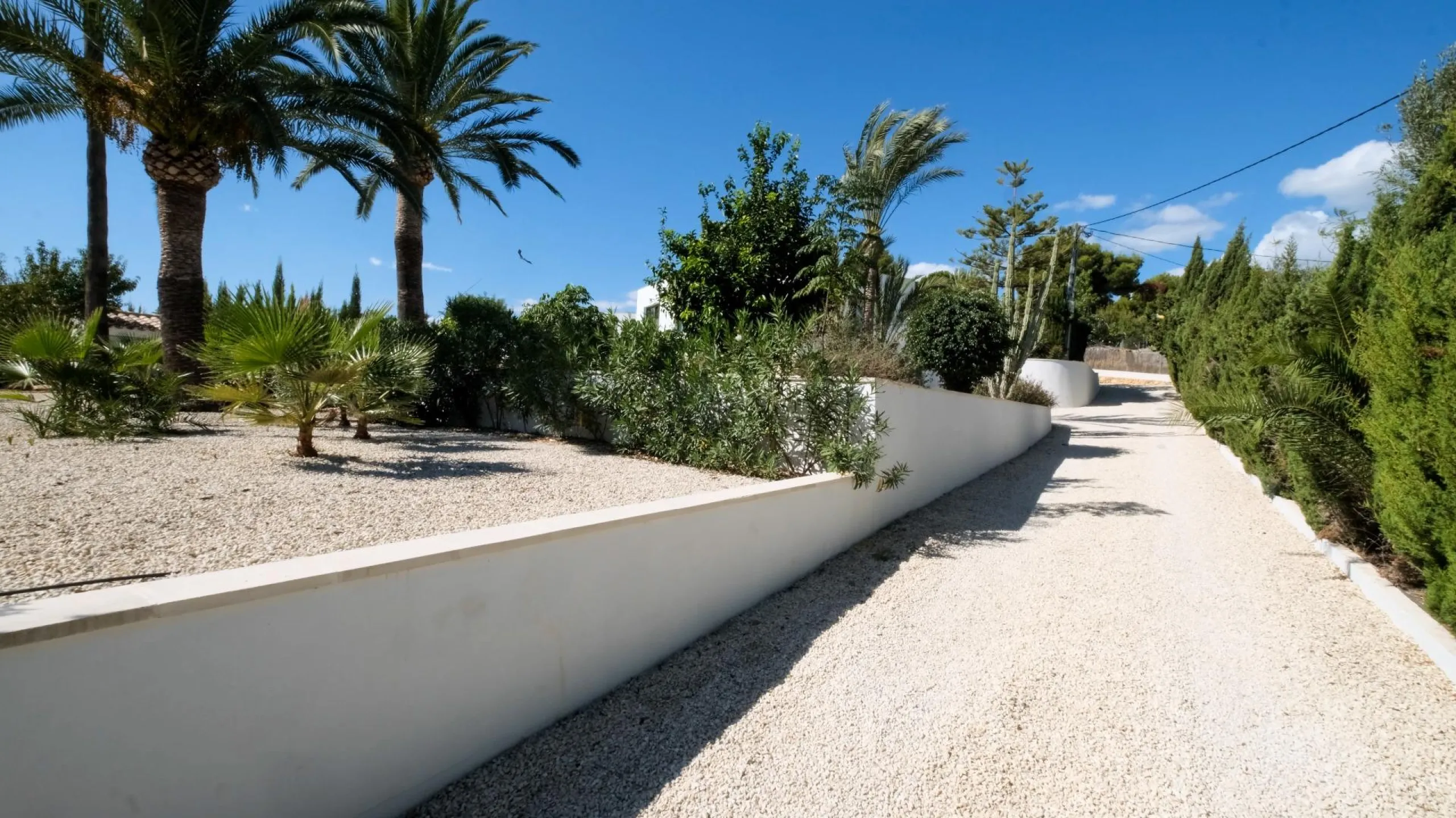 "Stunning Villa with scenic views to the sea and valle in Altea"