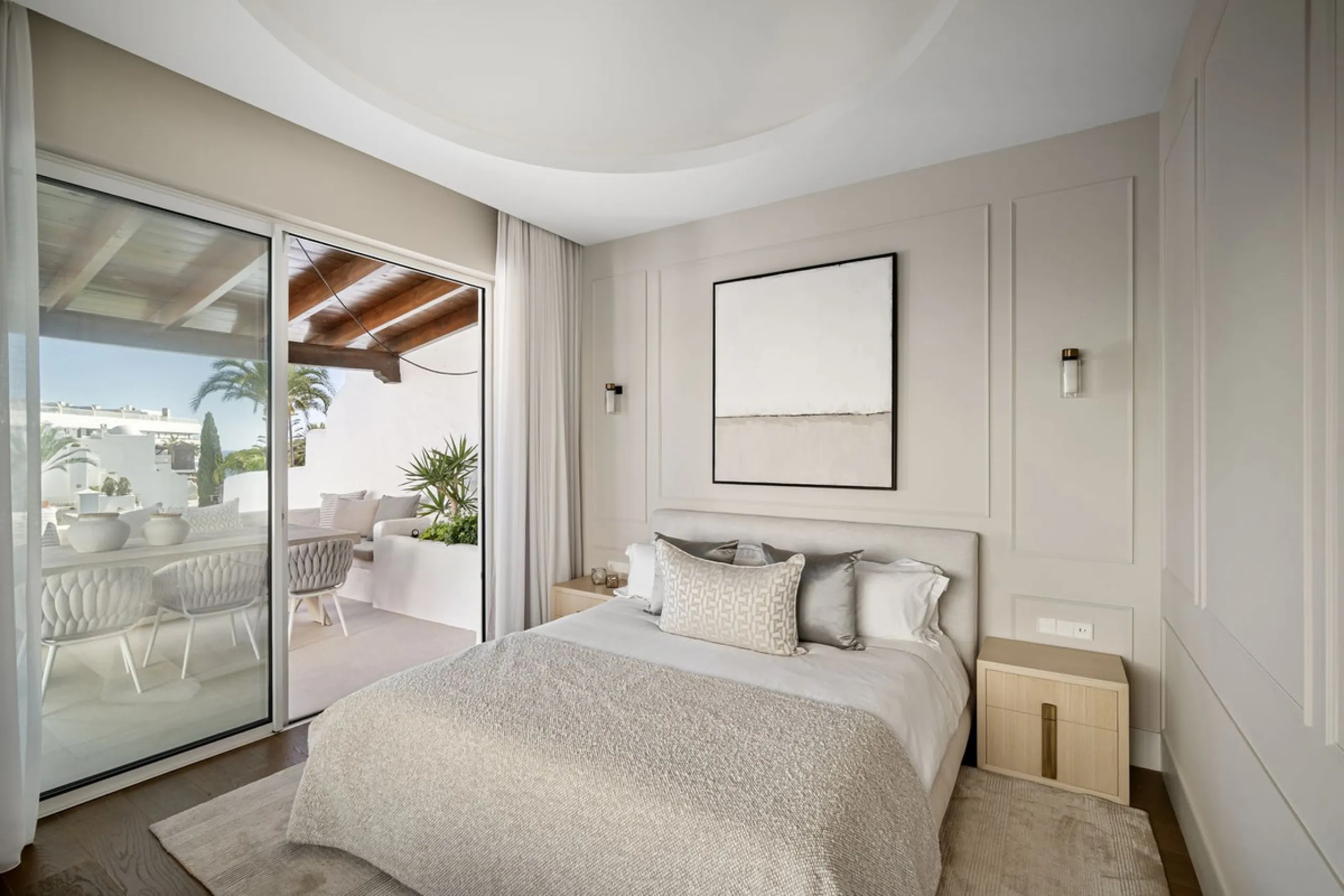 Einzigartiges, nach Süden ausgerichtetes Penthouse in erster Strandlinie – Alhambra del Mar