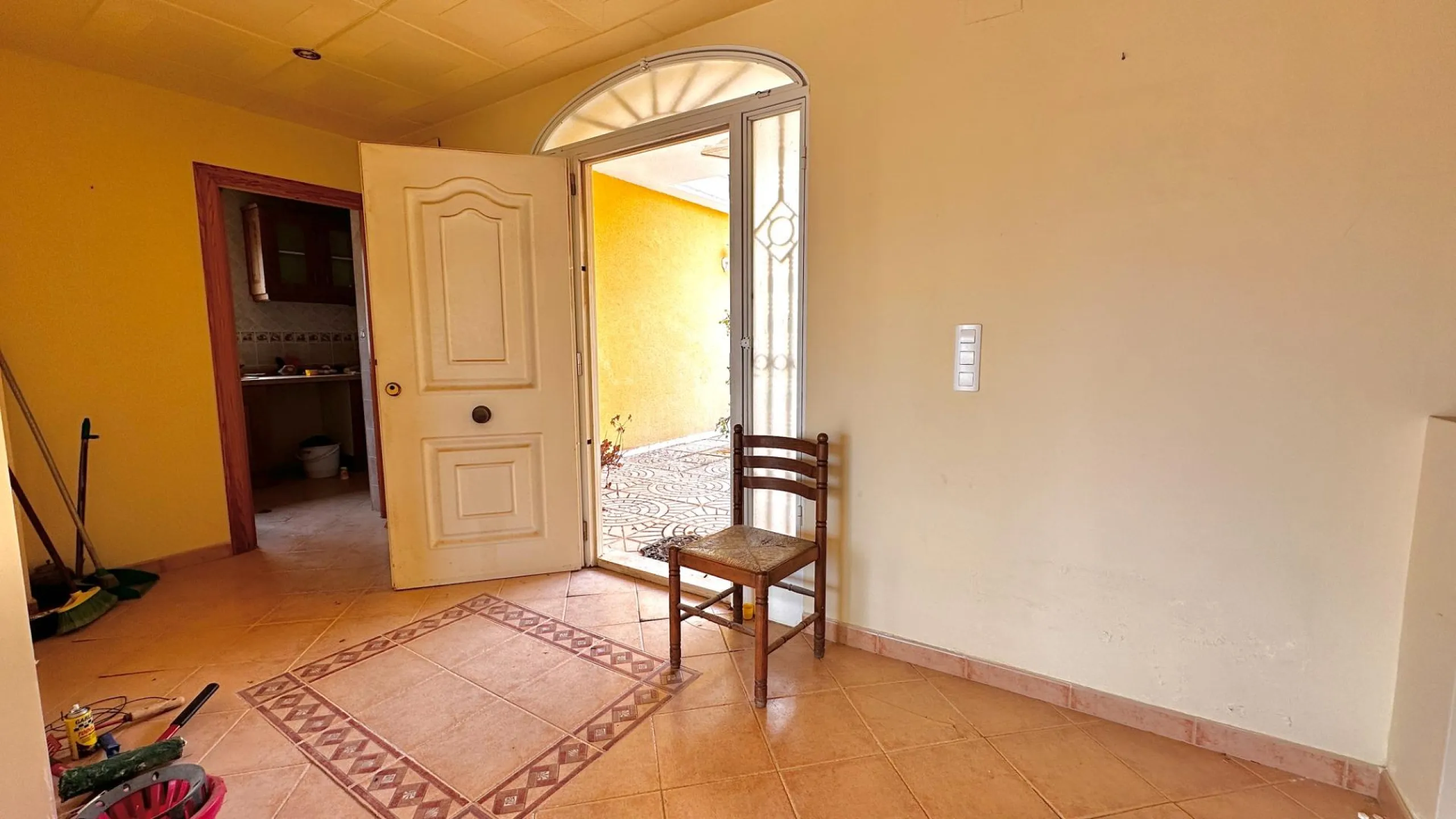 "Villa with Panoramic Views and Great Potential in Altea Hills"