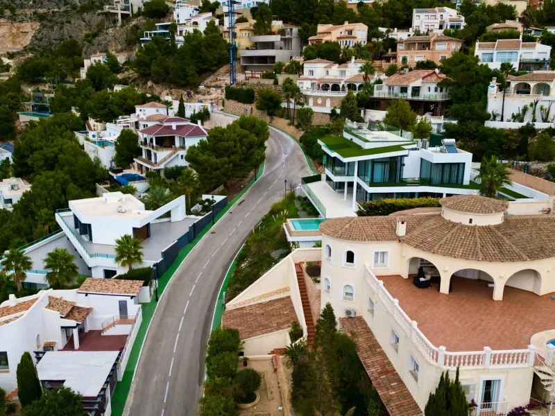 "Villa with Panoramic Views and Great Potential in Altea Hills"