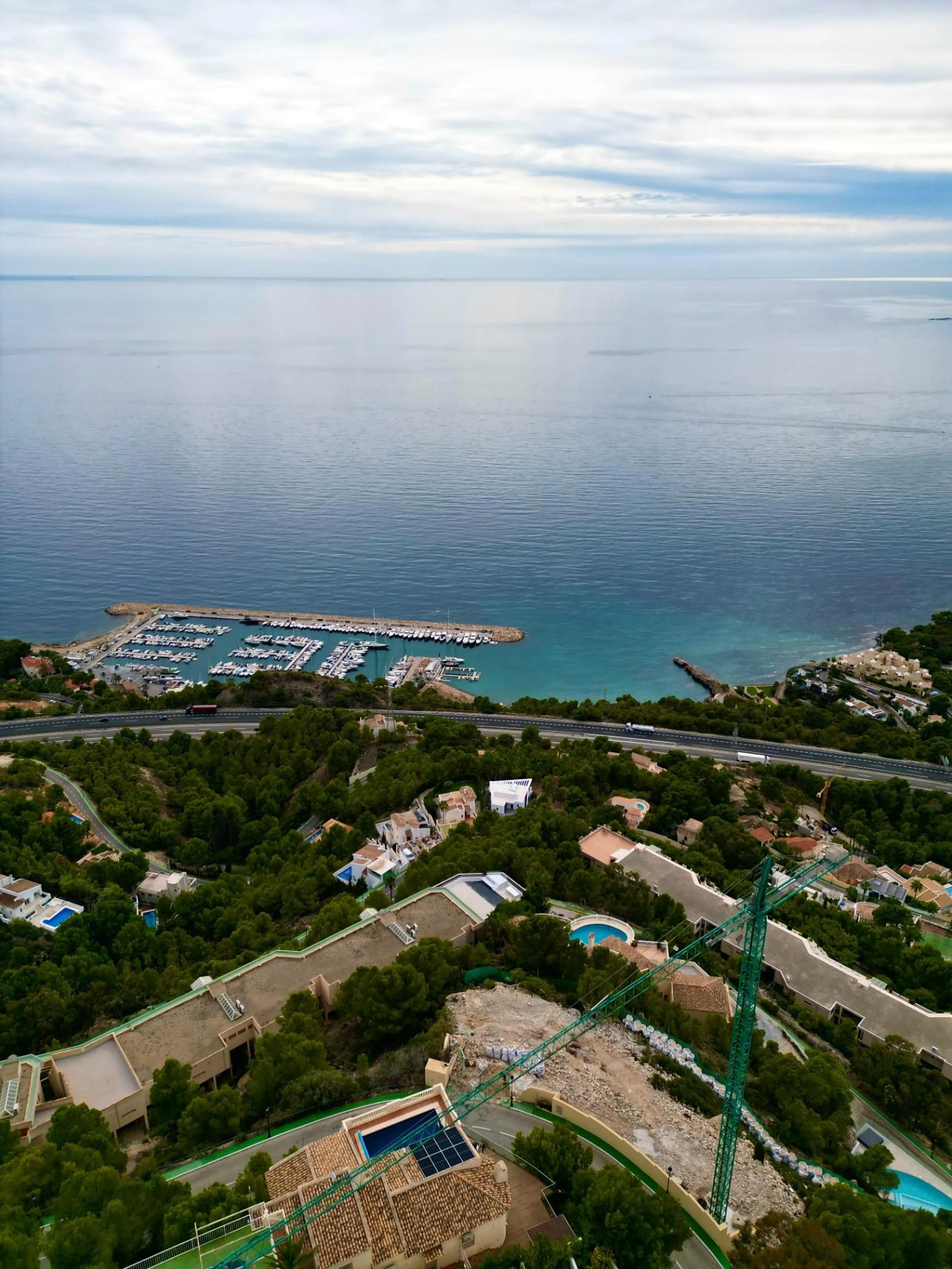 "Villa with Panoramic Views and Great Potential in Altea Hills"