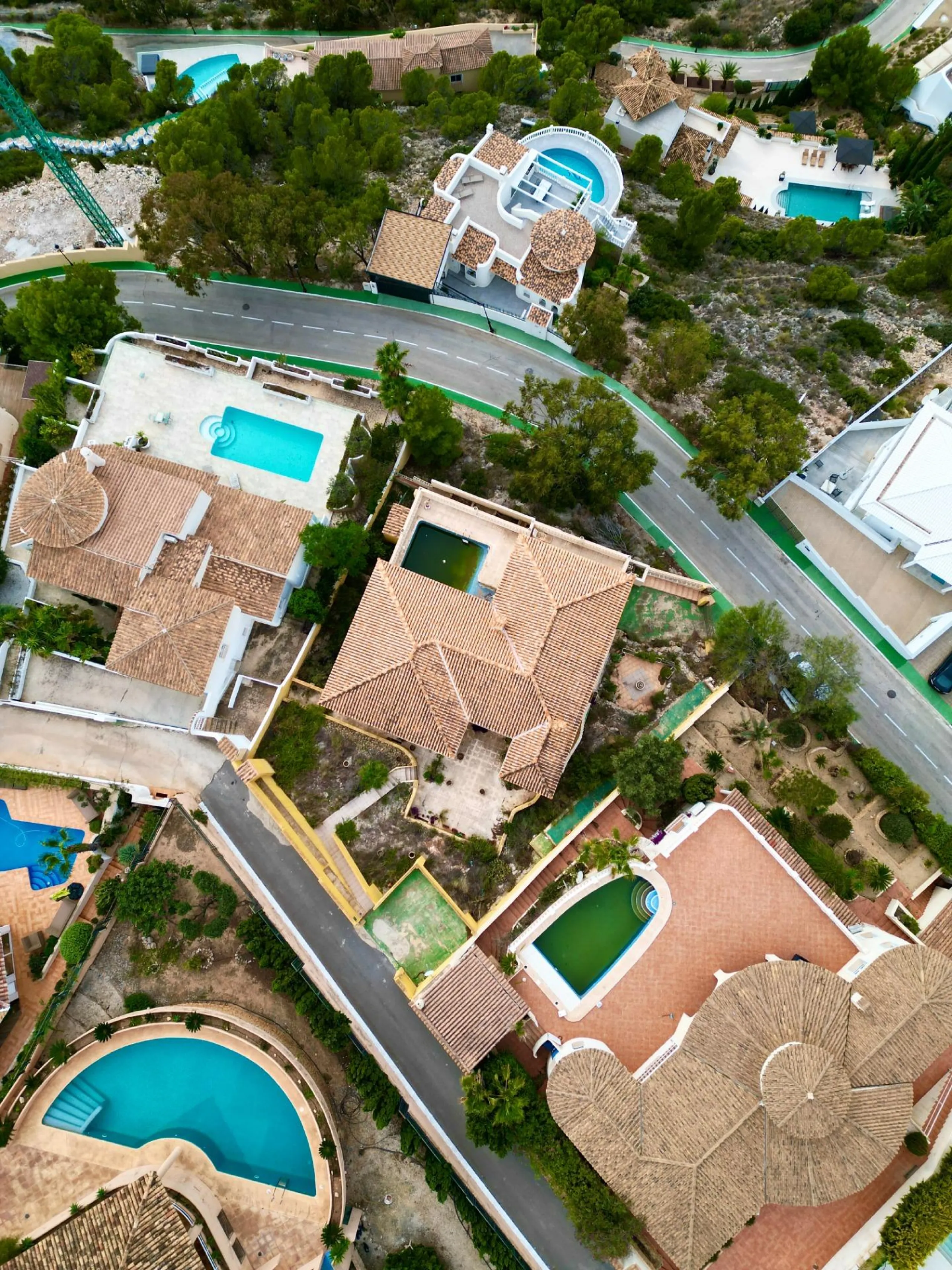 "Villa with Panoramic Views and Great Potential in Altea Hills"
