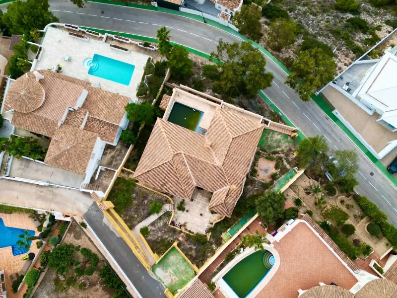 "Villa with Panoramic Views and Great Potential in Altea Hills"
