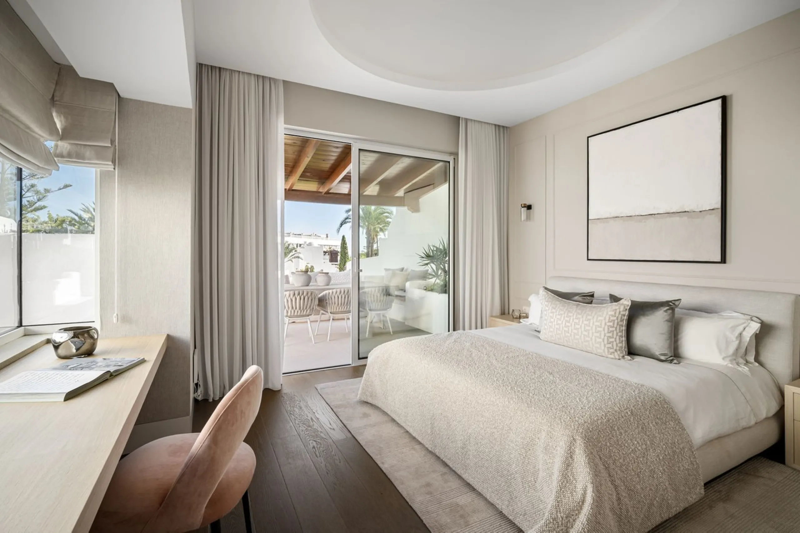 Einzigartiges, nach Süden ausgerichtetes Penthouse in erster Strandlinie – Alhambra del Mar