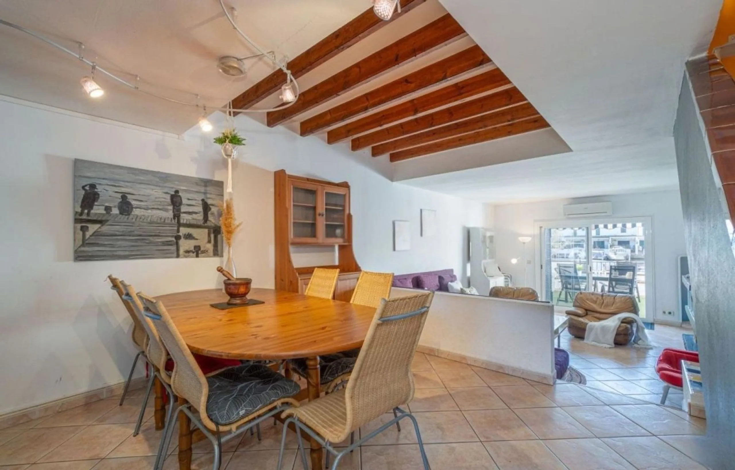 Exclusive Fisherman’s House with Private Mooring and 4 Bedrooms in Empuriabrava
