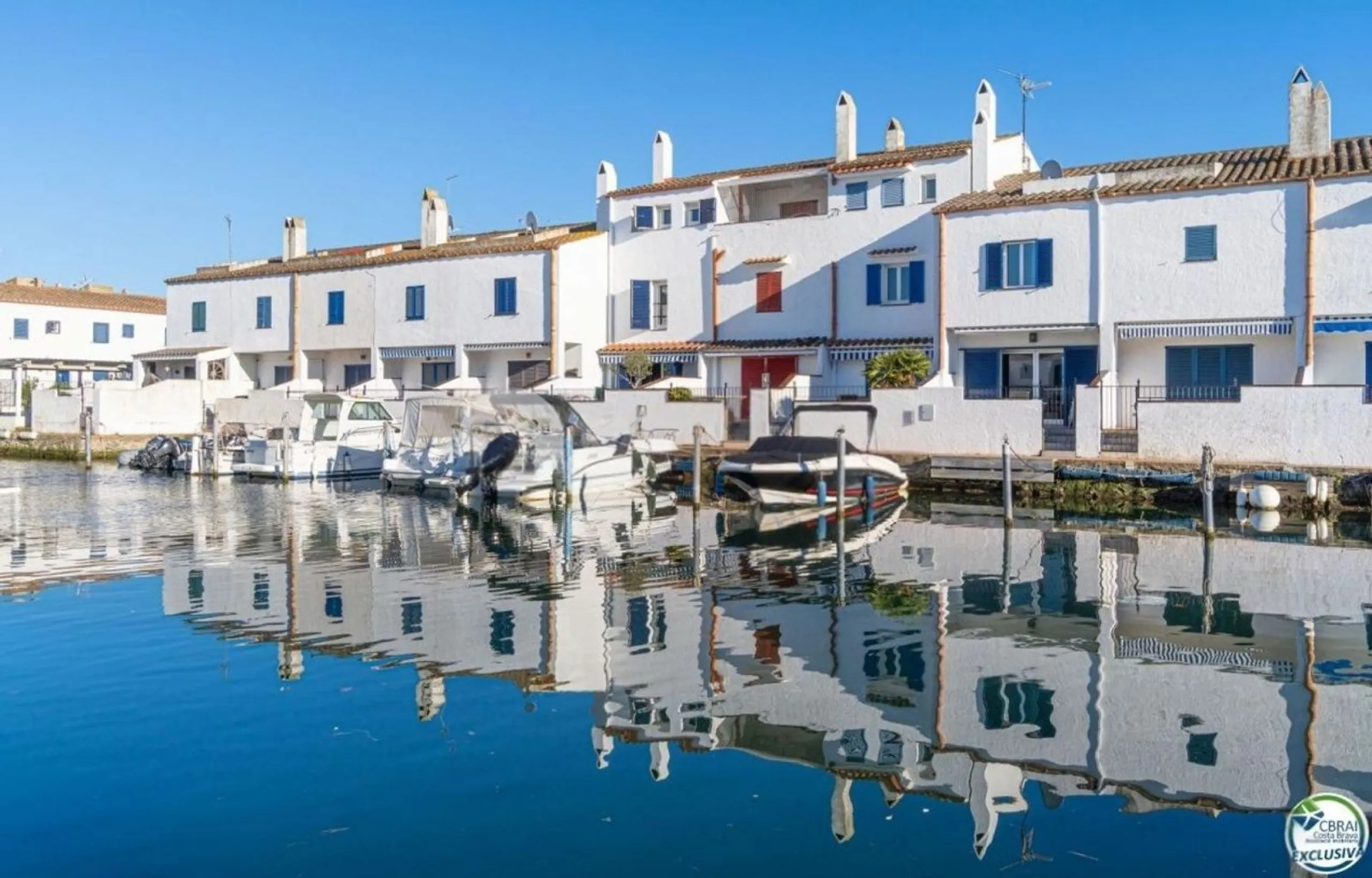 Exclusive Fisherman’s House with Private Mooring and 4 Bedrooms in Empuriabrava