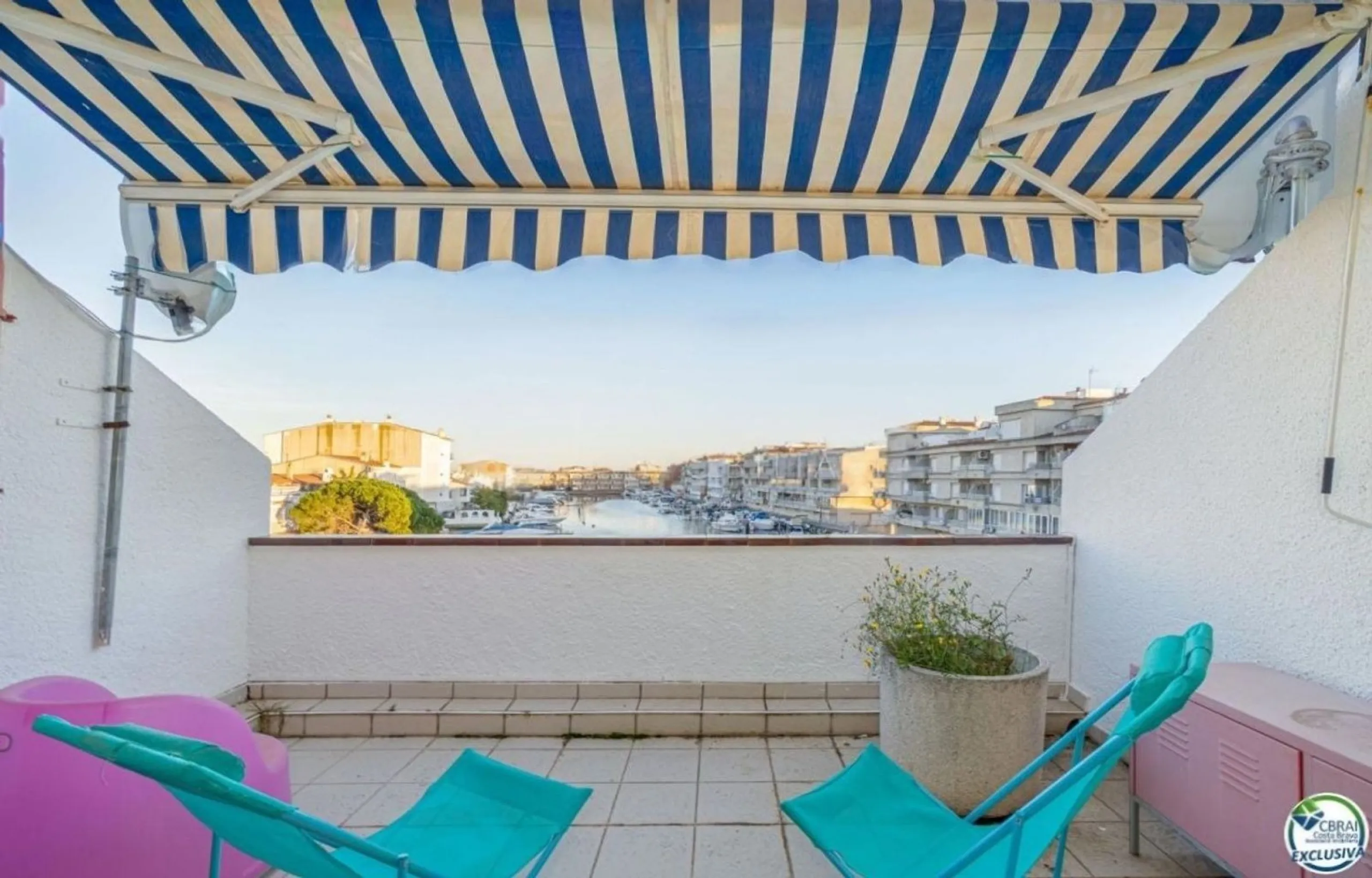 Exclusive Fisherman’s House with Private Mooring and 4 Bedrooms in Empuriabrava