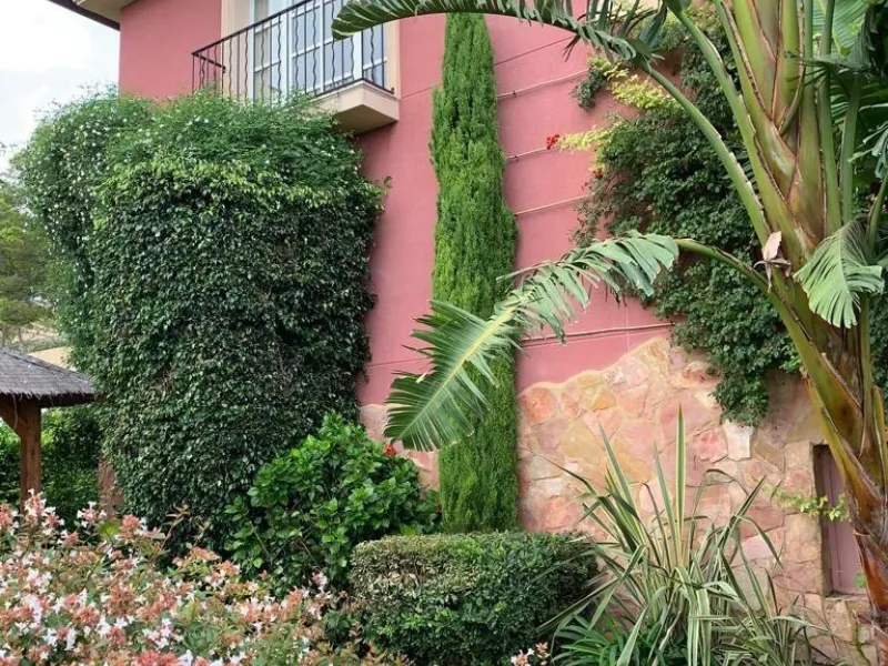 Mediterranean villa a few minutes drive from the beach