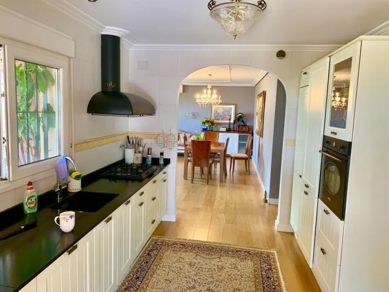 Mediterranean villa a few minutes drive from the beach