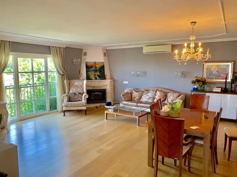 Mediterranean villa a few minutes drive from the beach