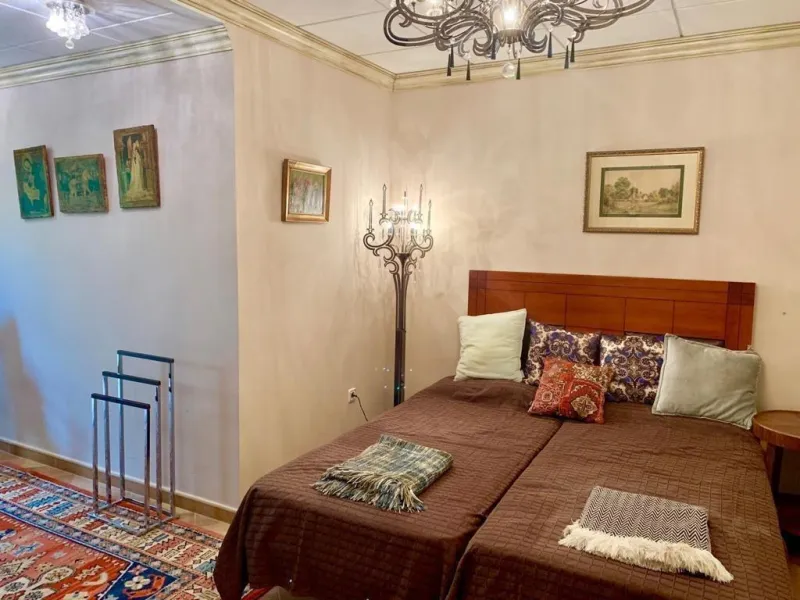 Mediterranean villa a few minutes drive from the beach