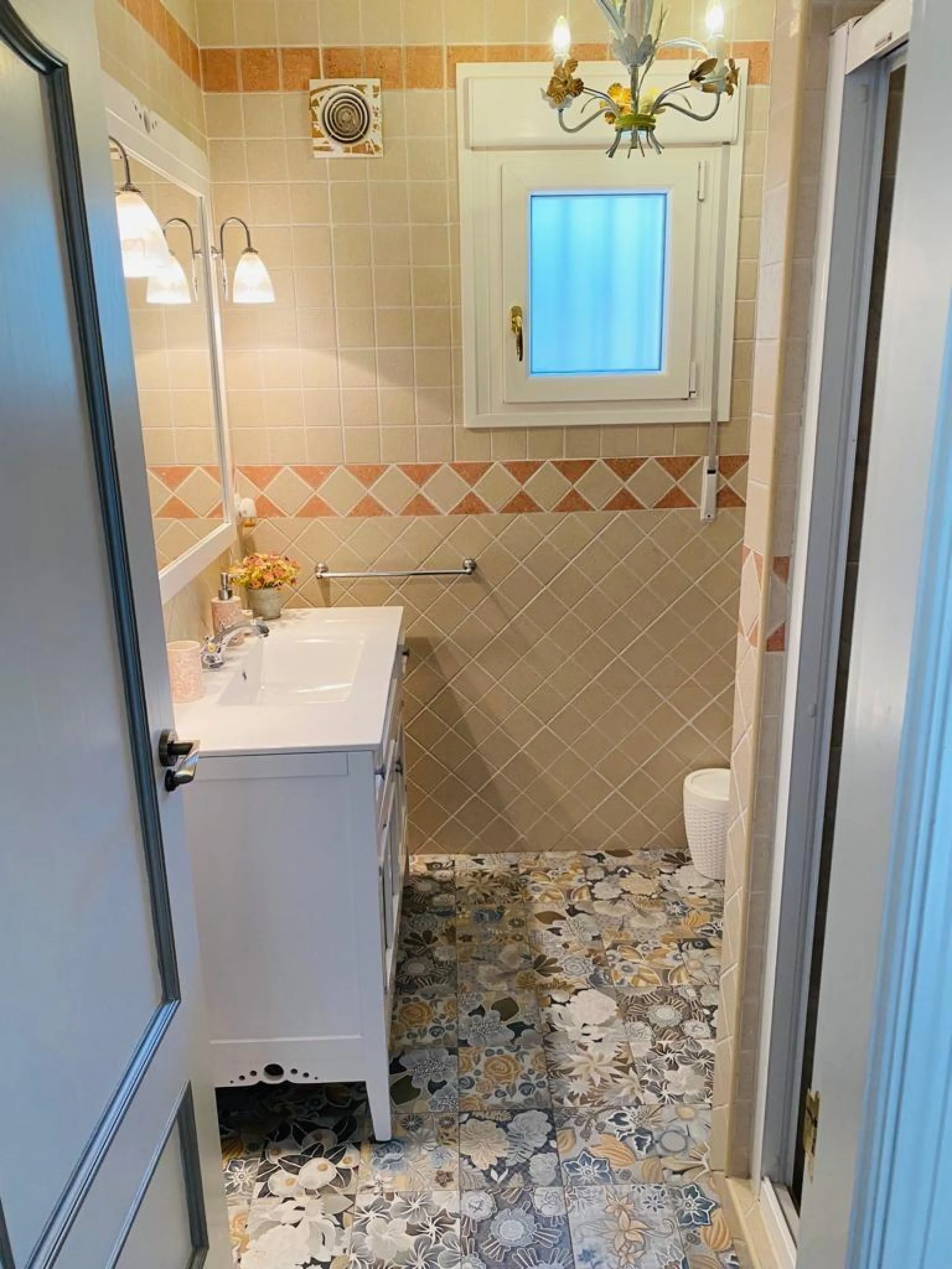 Mediterranean villa a few minutes drive from the beach