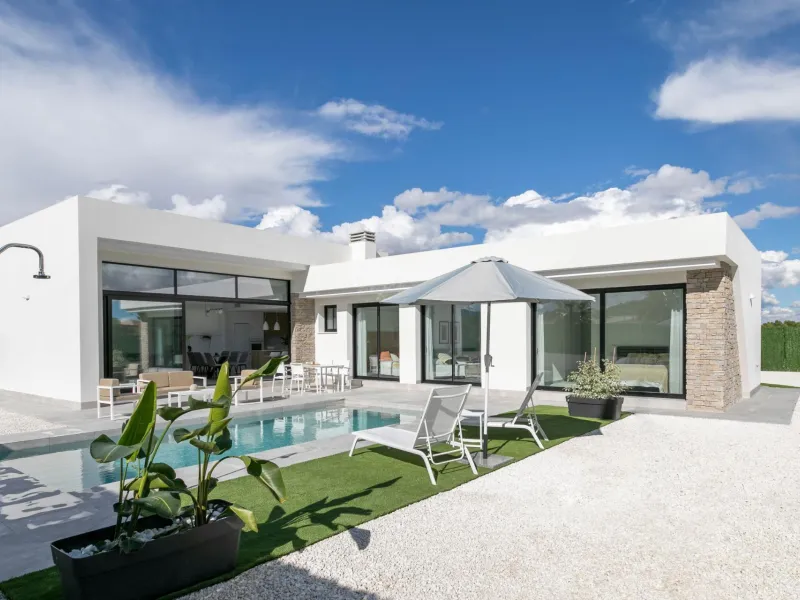 INDEPENDENT VILLAS WITH PRIVATE POOL IN CALASPARRA