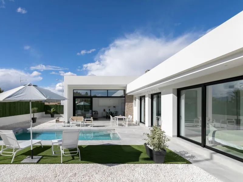 INDEPENDENT VILLAS WITH PRIVATE POOL IN CALASPARRA