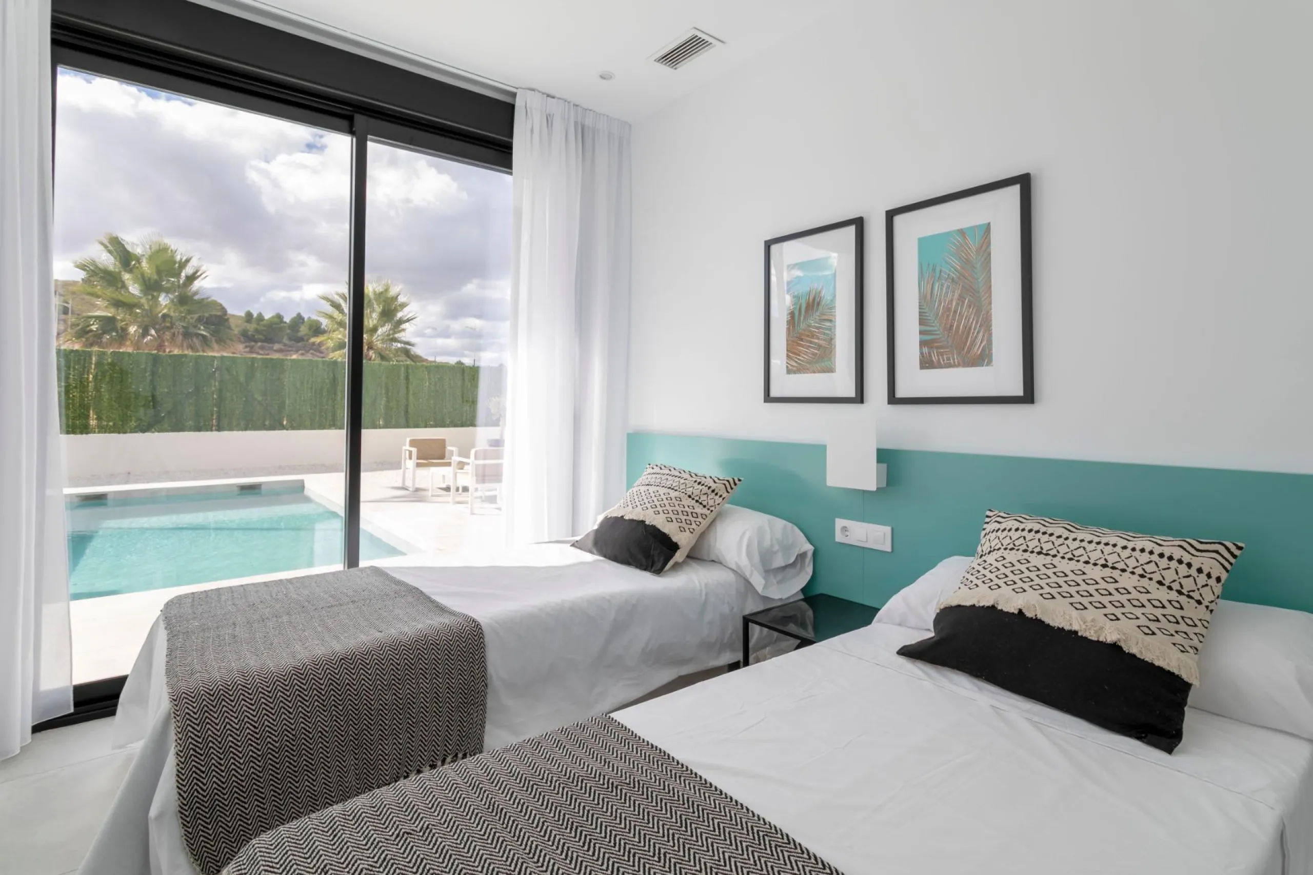 INDEPENDENT VILLAS WITH PRIVATE POOL IN CALASPARRA