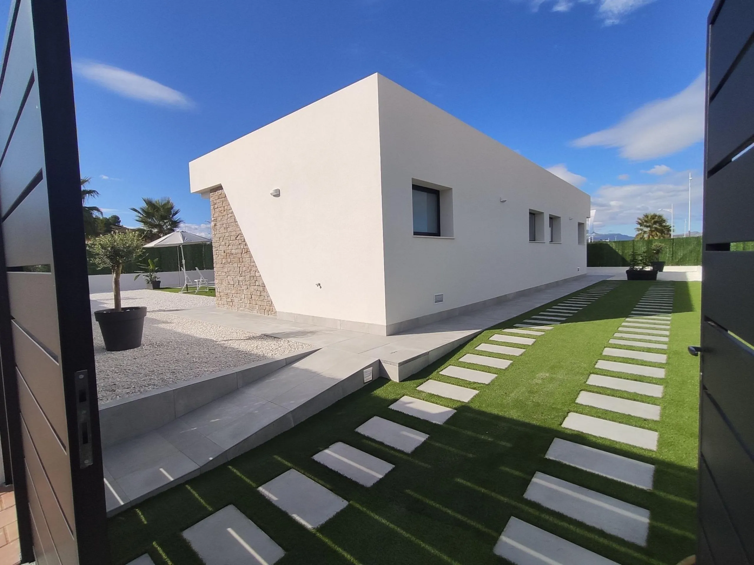 INDEPENDENT VILLAS WITH PRIVATE POOL IN CALASPARRA