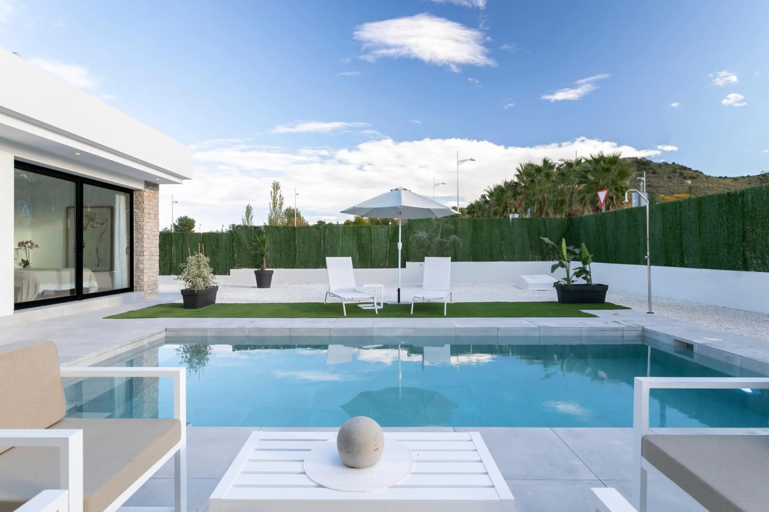 INDEPENDENT VILLAS WITH PRIVATE POOL IN CALASPARRA