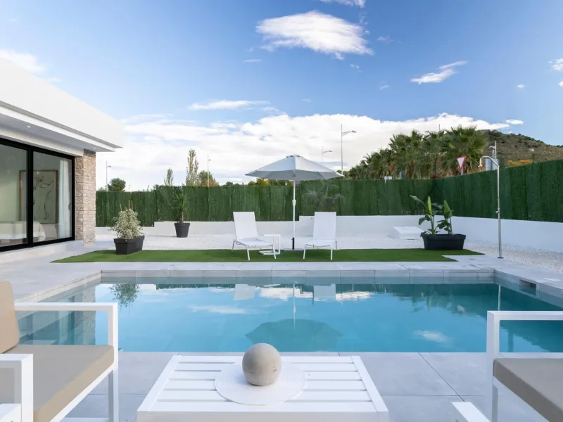 INDEPENDENT VILLAS WITH PRIVATE POOL IN CALASPARRA