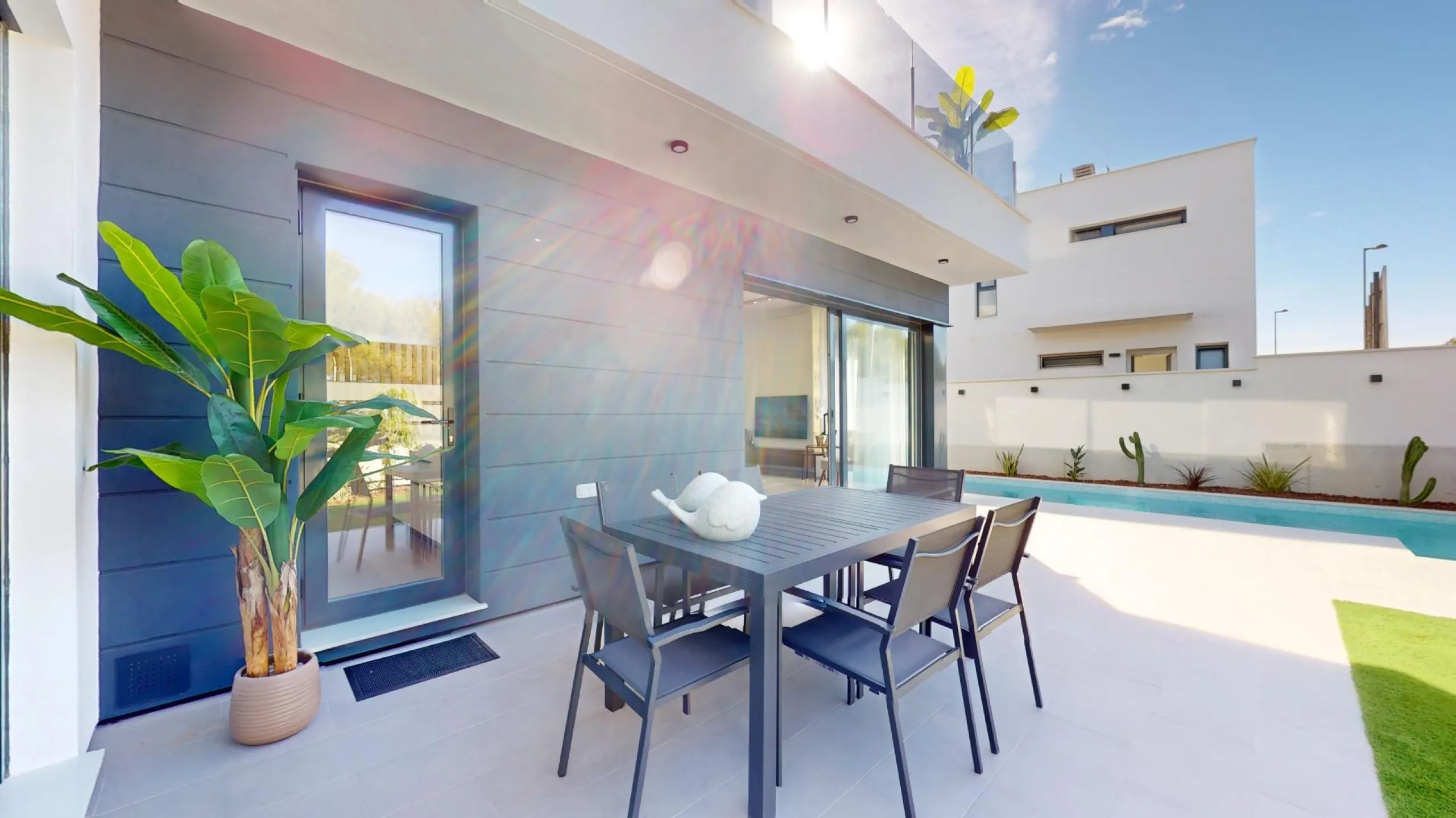 Detached modern villas placed in Roda Golf, Murcia