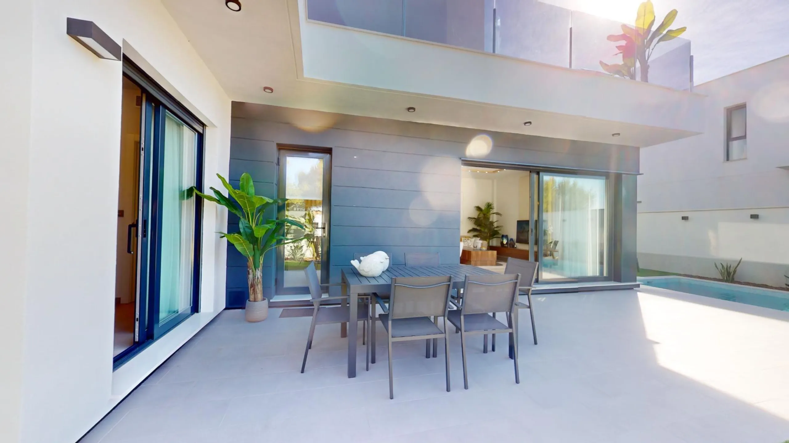 Detached modern villas placed in Roda Golf, Murcia