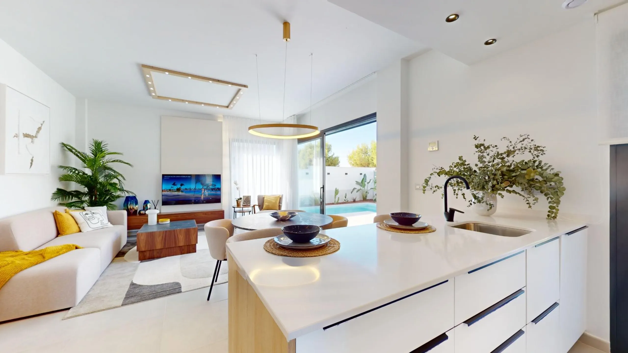 Detached modern villas placed in Roda Golf, Murcia