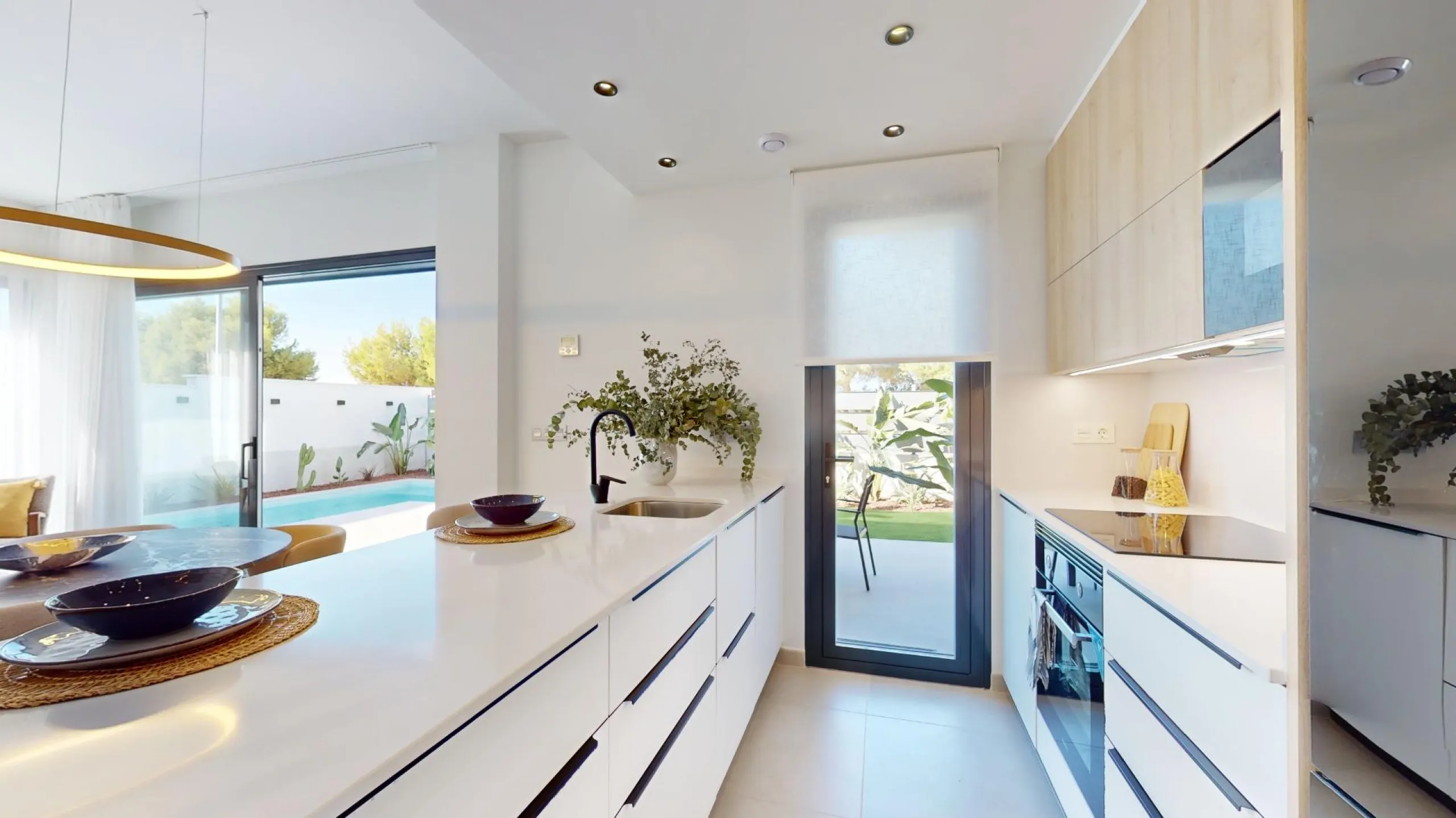 Detached modern villas placed in Roda Golf, Murcia
