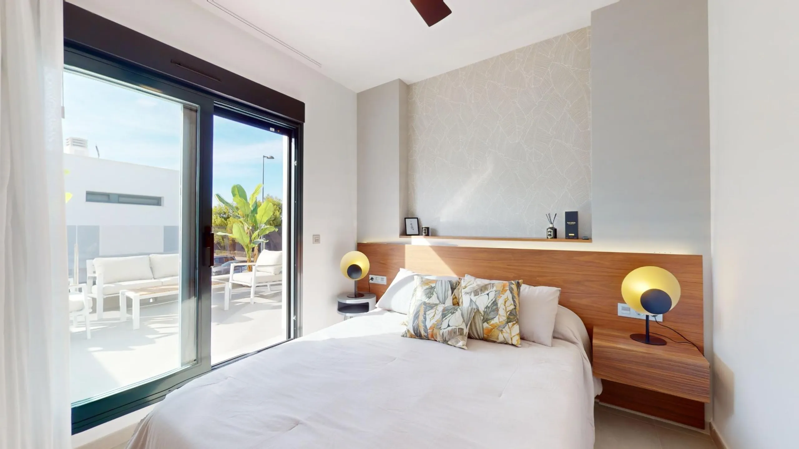 Detached modern villas placed in Roda Golf, Murcia