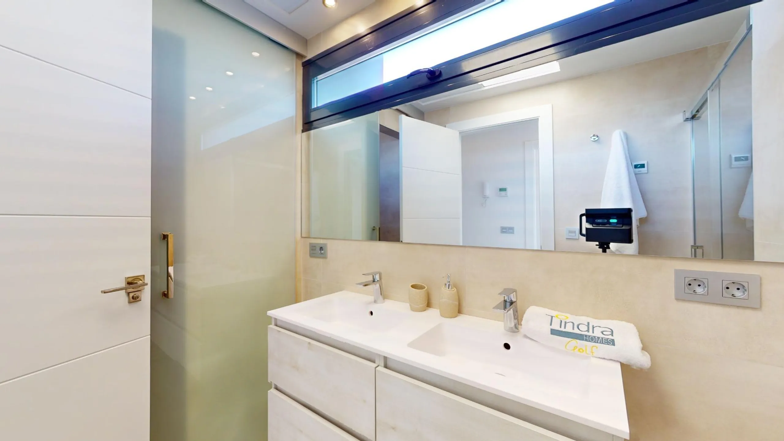 Detached modern villas placed in Roda Golf, Murcia
