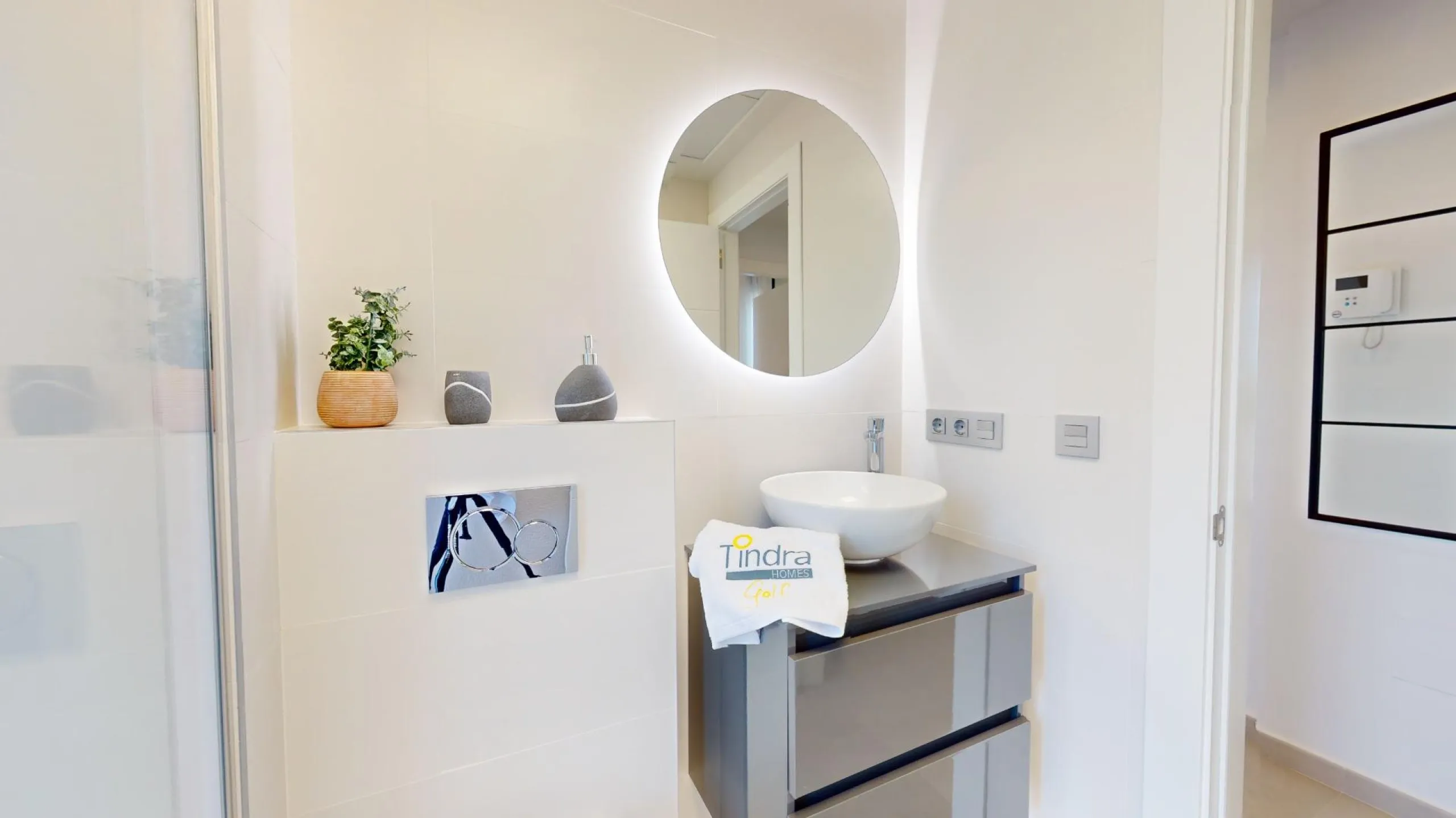 Detached modern villas placed in Roda Golf, Murcia