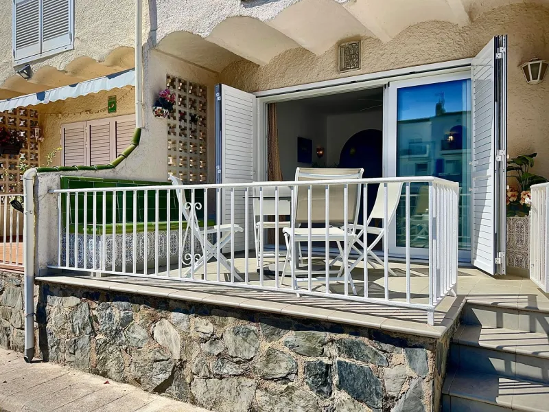 Waterfront Home with Private Mooring in Port Empúries – Exclusive Nautical Lifestyle Steps from the Beach
