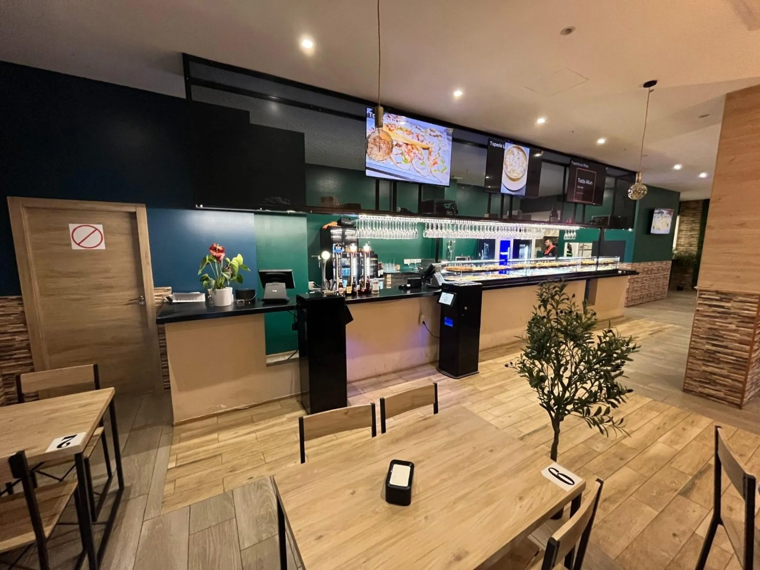 Renovated restaurant in the best area of Benidorm