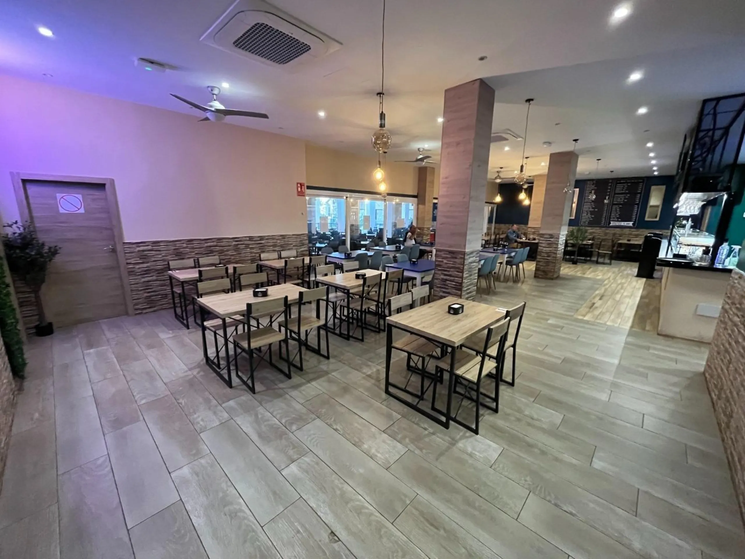 Renovated restaurant in the best area of Benidorm