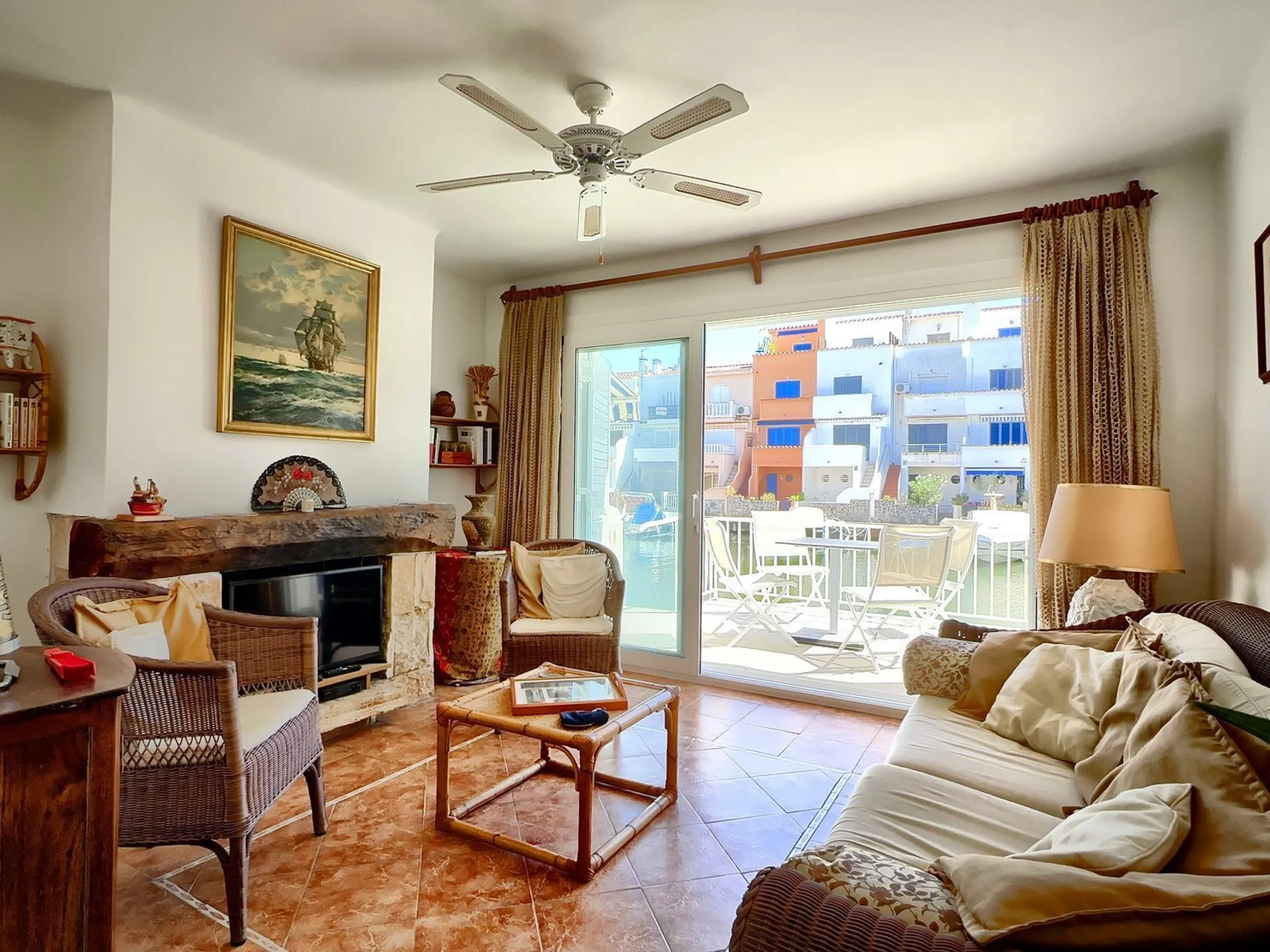 Waterfront Home with Private Mooring in Port Empúries – Exclusive Nautical Lifestyle Steps from the Beach